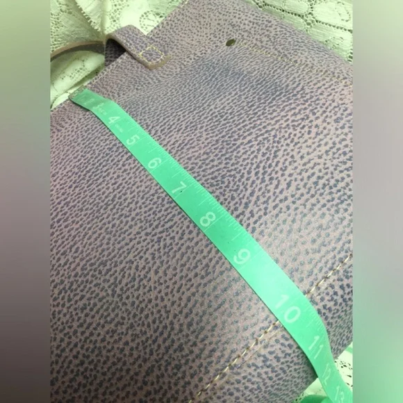 Portland Leather Goods Medium Crossbody Bag. Lilac - Picture 12 of 15